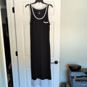 Elegant Black and White Maxi Dress